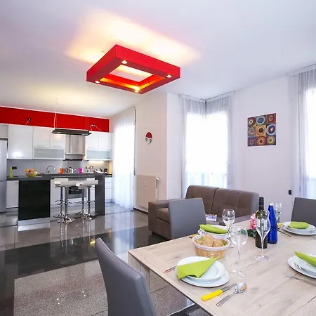 Alessia Apartment *